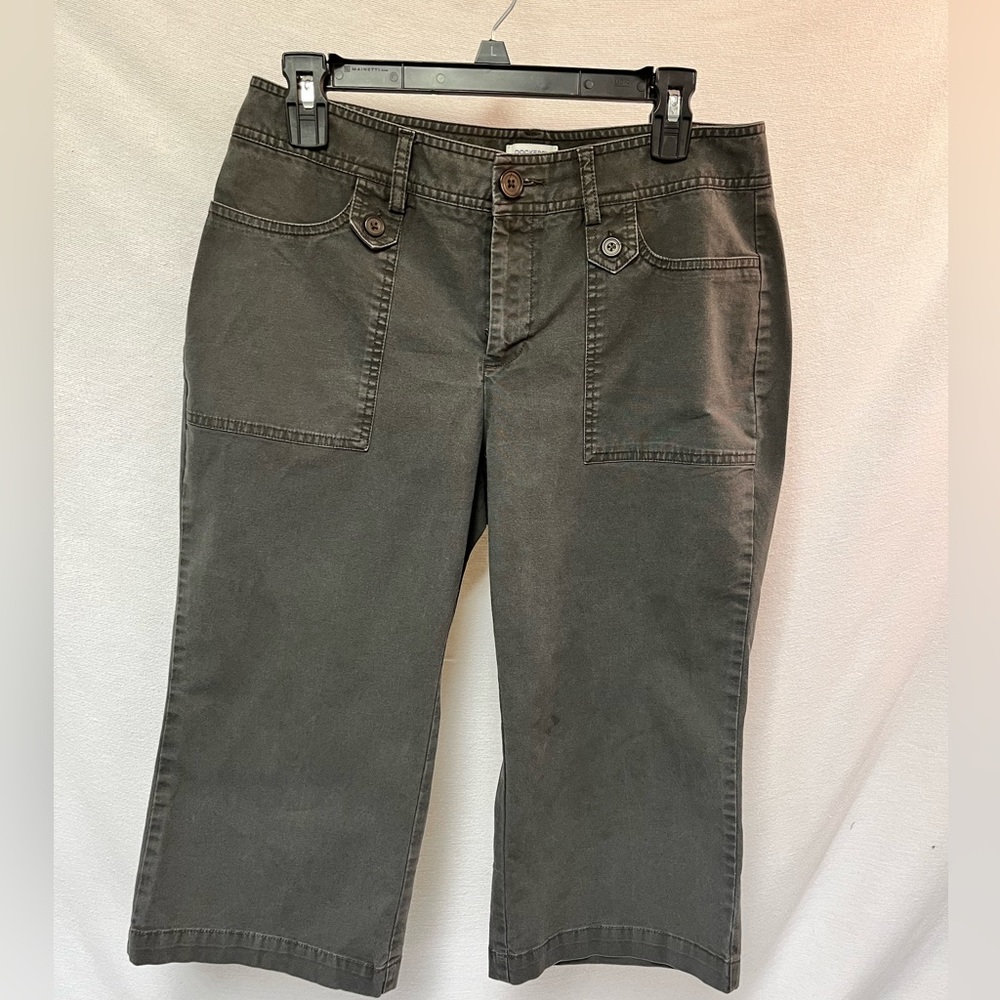 Docker favorite fit capris size 8 in gray